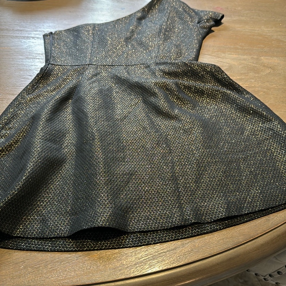 🙋‍♀️ - Picture 3 of 3
